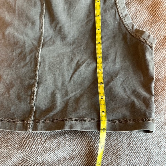 H&M Taupe Crop Top in Large - Picture 8 of 8
